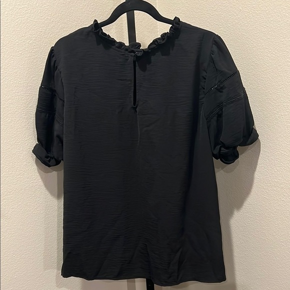 Gibson Black Boxy Ruffled Blouse - Picture 3 of 3